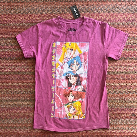 NWT SAILOR MOON ANIME CRYSTAL GRAPHIC TEE HOT TOPIC - Picture 1 of 3